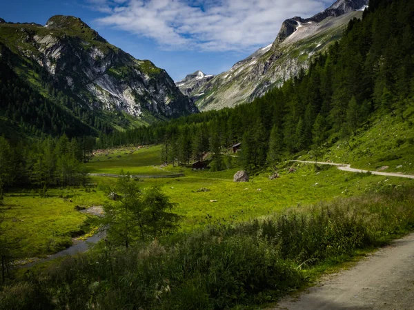 Vistas Panorámicas Valle Alpino Camino Través Kalser Tauern Cerca Pequeña — Foto de Stock