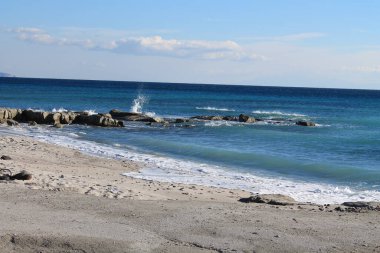 Deniz ve dalgalar, Cesme