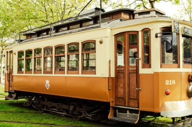 28 Nisan - Porto, Portekiz: güzel eski tarihi tramvay Porto, Portekiz