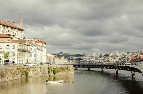 Cidade Porto Com Céu Ponte Rio Dramáticos Portugal — Fotografia de Stock