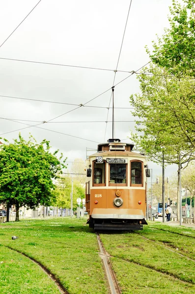 Nisan Porto Portekiz Güzel Eski Tarihi Tramvay Porto Portekiz — Stok fotoğraf