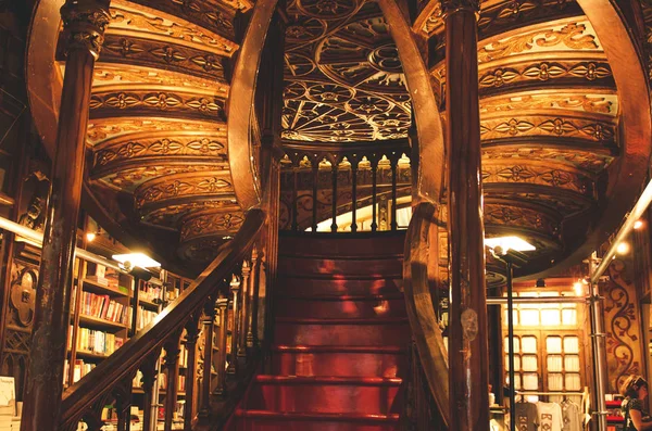 Abril Porto Portugal Hermosas Escaleras Madera Librería Lello Oporto Portugal — Foto de Stock