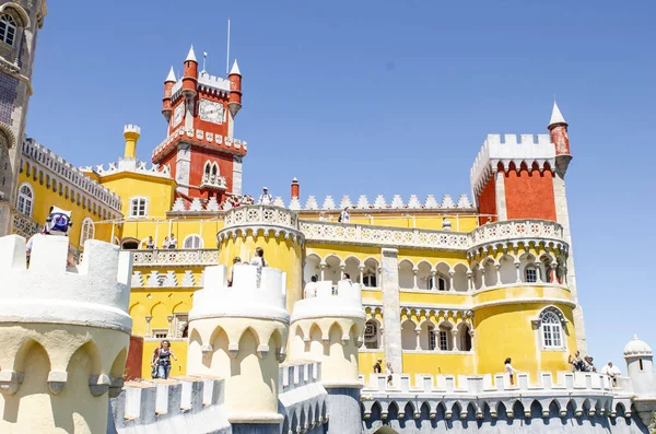 Belle vue sur le palais de Pena au Portugal — Photo