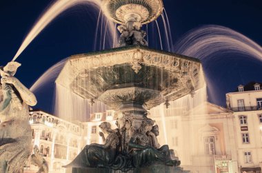 şehir merkezinde Lizbon çeşme güzel görünümü 