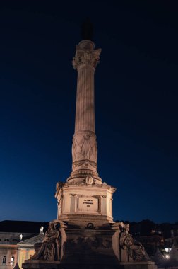 Lizbon şehir merkezinde güzel akşam manzarası 