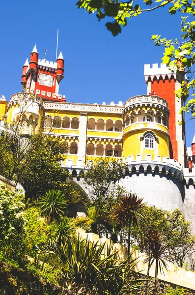 Травень 3 2016, Сінтра, Португалія: гарний вид на Пенья палац в — стокове фото