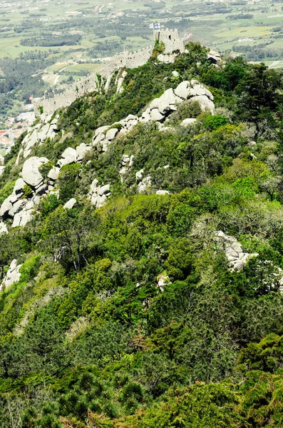 Květen 3 2016, Sintra, Portugalsko: pohled na hrad Moorů v po — Stock fotografie