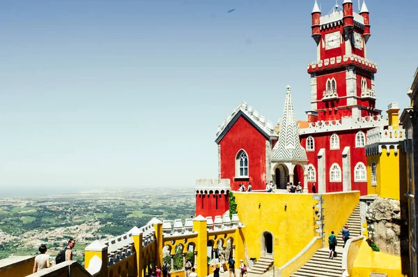 May 3 2016, Sintra, Portugália: gyönyörű kilátás a Pena palotára — Stock Fotó