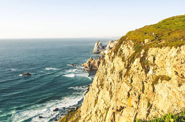 Prachtig uitzicht op de Oceaan en rotsen bij Cabo da Roca — Stockfoto