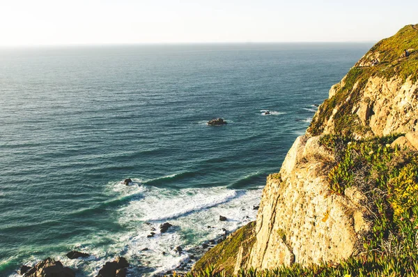 Schöne Aussicht auf Meer und Felsen am Cabo da Roca — Stockfoto