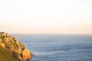 okyanus ve kayalar için güzel görünümü