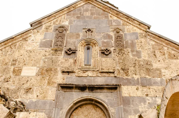 Schöner blick auf ein altes armenisches kloster in dilijan — Stockfoto