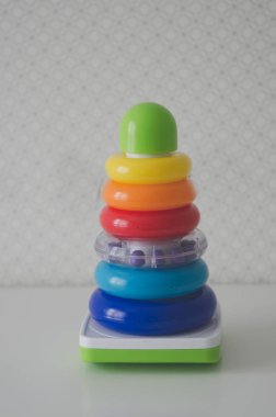 küçük bebek ilk piramit oyuncak 