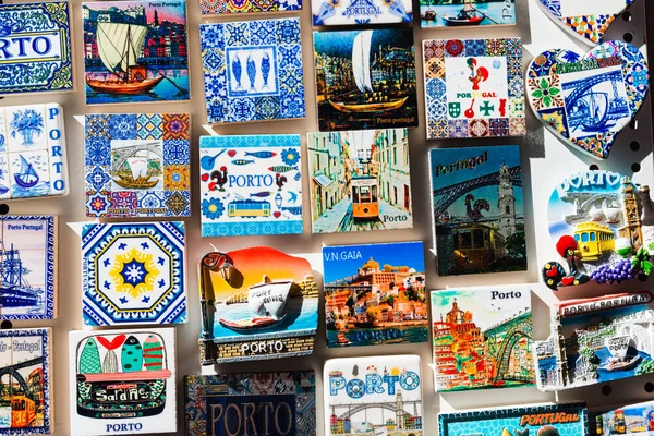Porto Portugal Outubro 2018 Ímãs Lembranças Turísticas Que Reproduzem Azulejos — Fotografia de Stock