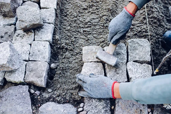 Industrial Worker Installing Pavement Rocks Cobblestone Blocks Road Pavement — Stock Photo, Image