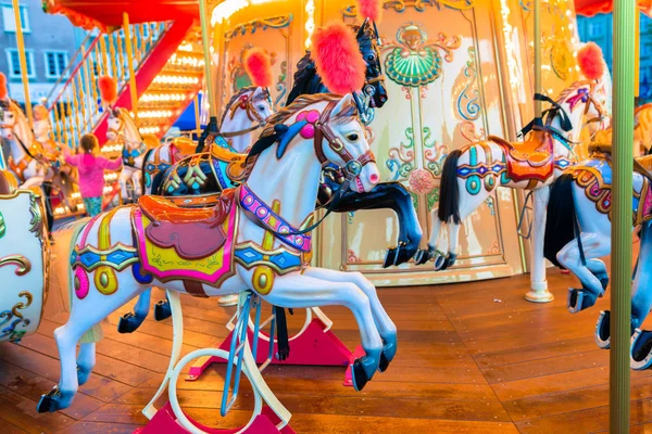 Carrossel Francês Antigo Colorido Parque Férias Merry Com Cavalos — Fotografia de Stock