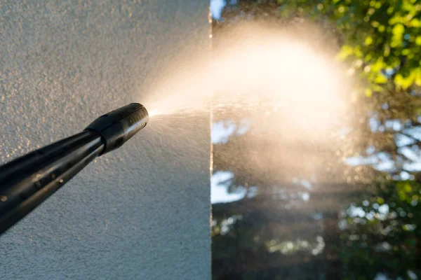 Power Washing Wall Cleaning Facade House Focus Tip Spray Nozzle — Stock Photo, Image