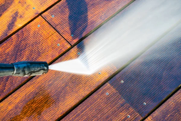 Terrazza Pulizia Con Una Lavatrice Potenza Alta Pressione Dell Acqua — Foto Stock