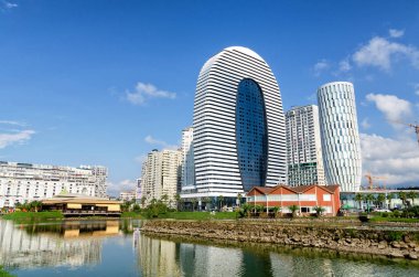 Batum'un yeni modern ilçesi. Karadeniz kıyıları. City resort Batumi, Gürcistan.