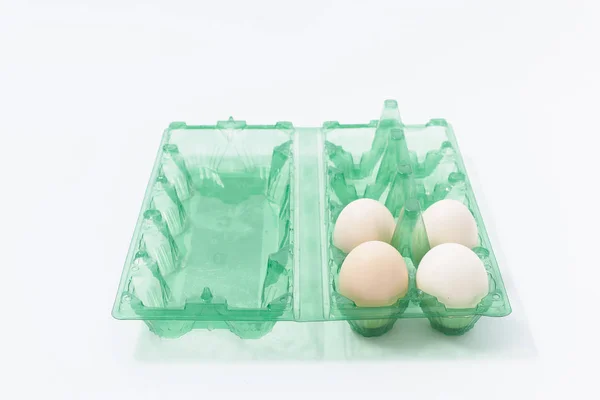 Eier Einer Plastikverpackung Mit Isoliertem Weißen Hintergrund — Stockfoto