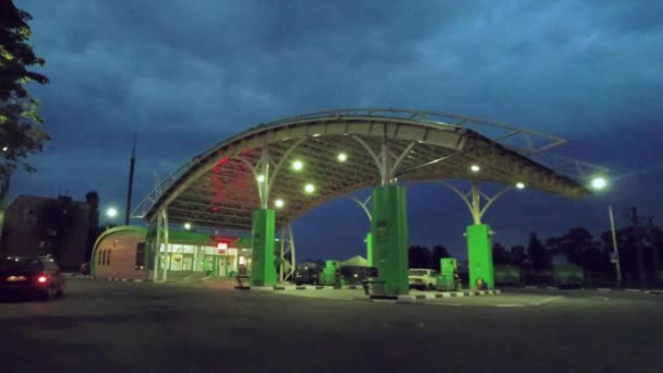 Gomel Belarus Maio 2018 Estação Abastecimento Belorusneft Noite — Vídeo de Stock