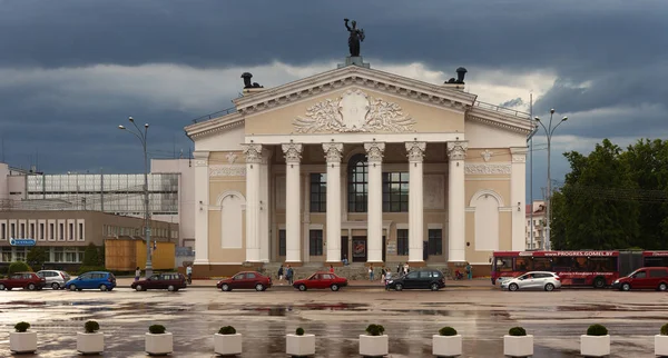 白俄罗斯戈梅利 2018年5月17日 列宁广场戏剧剧场 — 图库照片