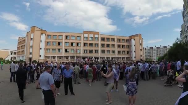 Gomel Weißrussland Mai 2018 Feierliche Schulzeile Zum Ende Des Schuljahres — Stockvideo