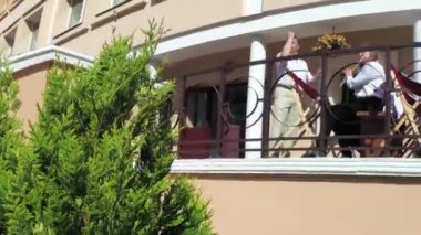 Gomel, Beyaz Rusya - 30 Mayıs 2018: Okul öğretim yılı sonuna kadar adanmış ciddi okul satırında oynar. Son çağrı.