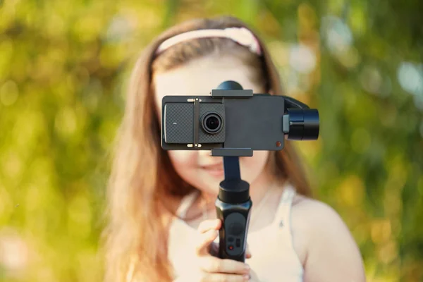 Eltávolítja Lány Kamera Stabilizátor — Stock Fotó