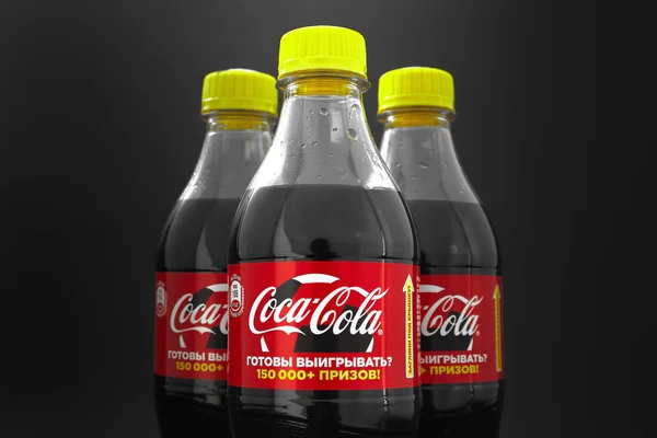 Gomel Vitryssland Juni 2018 Kolsyrad Dricka Cola Zero Svart Bakgrund — Stockfoto