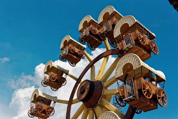 Verona Itália Agosto 2018 Parque Diversões Leoland Ferris Wheel — Fotografia de Stock