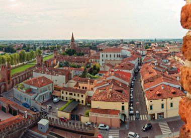 Montagnana, İtalya - 24 Ağustos 2018: Panoramik şehir kalenin kuleden