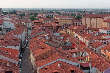 Montagnana, İtalya - 24 Ağustos 2018: Panoramik şehir kalenin kuleden