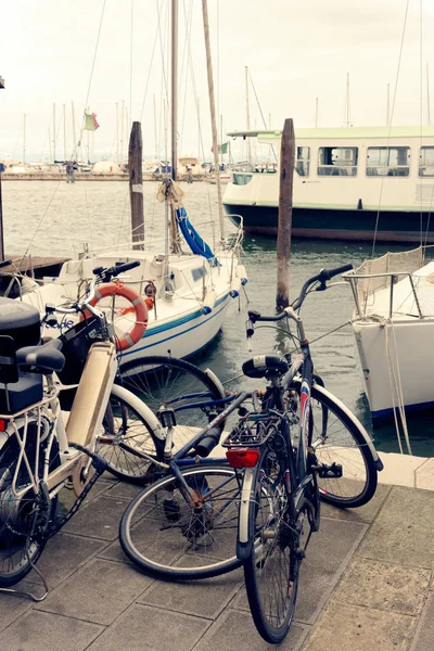 Chioggia Italia Agosto 2018 Provincia Venecia Bicicleta Estacionada Una Calle — Foto de Stock