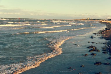 dalgalar deniz deniz kenarında plaja