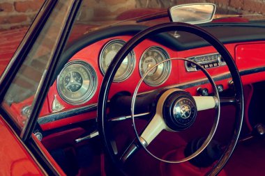 Montagnana, İtalya 27 Ağustos 2018: Retro araba Alfa Romeo Cabrio 1961 ode yayın