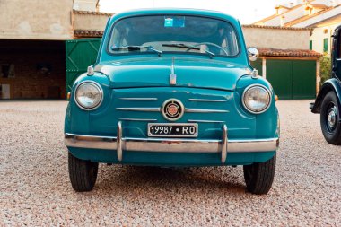 Montagnana, İtalya 27 Ağustos 2018 Retro Araba Fiat 600 1955 yayın
