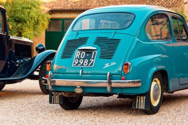 Montagnana, İtalya 27 Ağustos 2018 Retro Araba Fiat 600 1955 yayın
