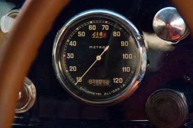 Montagnana, İtalya 27 Ağustos 2018: Retro araba Lancia Augusto 1933 Yayın tarihi