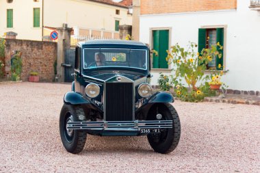 Montagnana, İtalya 27 Ağustos 2018: Retro araba Lancia Augusto 1933 Yayın tarihi