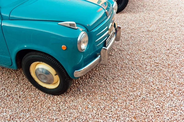 Montagnana, Itália 27 de agosto de 2018: Retro car Fiat 600 1955 release . — Fotografia de Stock