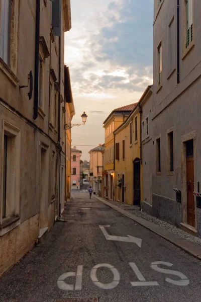 ソアーヴェ イタリア 2018 ソアーヴェ キャッスル 古い建物で美しい通り — ストック写真