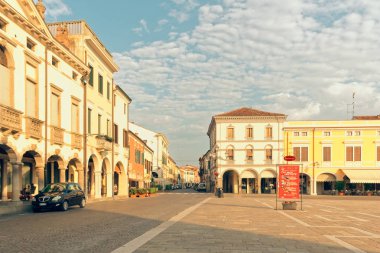 Montagnana, İtalya 6 Ağustos 2018 şehrin ana Meydanı