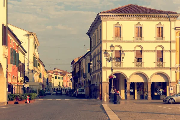Montagnana Itálie Srpna 2018 Krásné Město Ulice Zaparkovanými Automobily — Stock fotografie