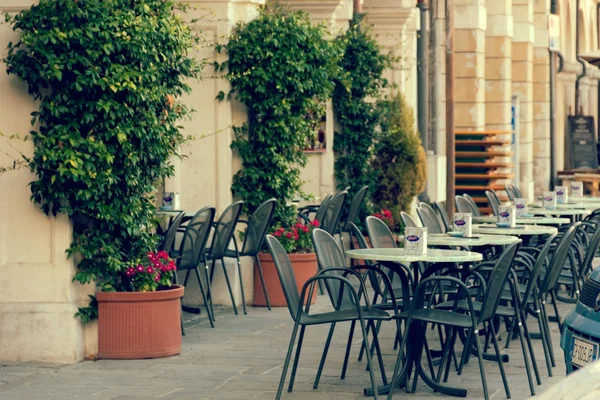 Montagnana Italien August 2018 Cafétische Auf Einer Stadtstraße — Stockfoto