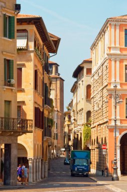 Treviso, İtalya 7 Ağustos 2018 eski binalar ile güzel sokak