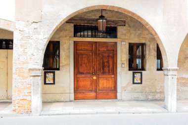 Treviso, İtalya 7 Ağustos 2018 eski binalar ile güzel sokak