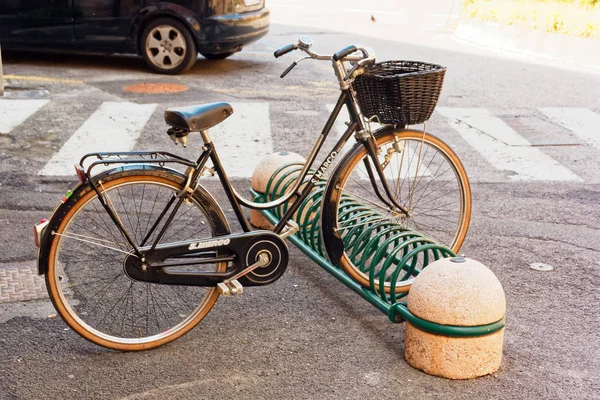 Treviso Italien August 2018 Ein Moped Steht Auf Einer Straße — Stockfoto