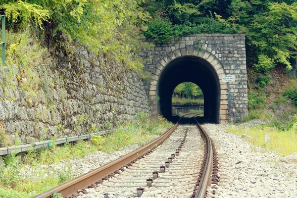 Estrada Ferro Sinuosa Verão Nas Montanhas — Fotografia de Stock