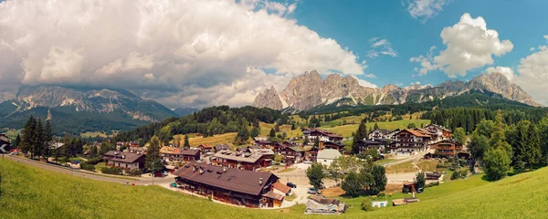 Beluno Itália Agosto 2018 Aldeia Montanhosa Cortina Ampezzo — Fotografia de Stock